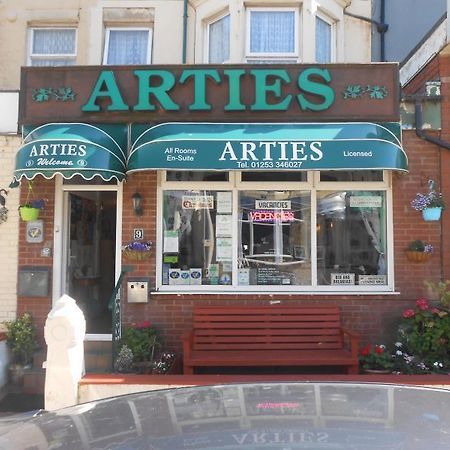 Arties Hotel Blackpool Bagian luar foto